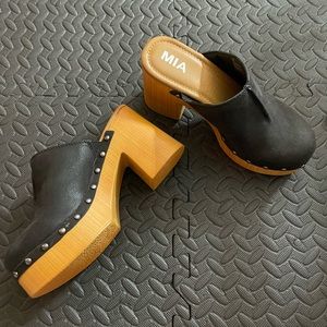MIA black clogs size 8 NWOT